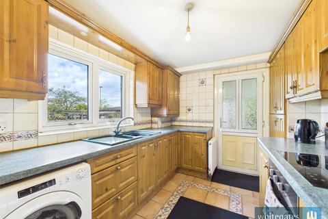 2 bedroom bungalow for sale, Fenby Avenue, Bradford, West Yorkshire, BD4