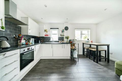10 Cinnamon Gardens, Guildford, GU2 9YZ