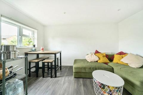 10 Cinnamon Gardens, Guildford, GU2 9YZ
