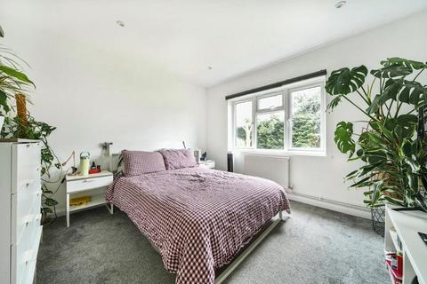 10 Cinnamon Gardens, Guildford, GU2 9YZ
