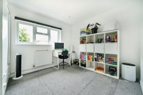 10 Cinnamon Gardens, Guildford, GU2 9YZ