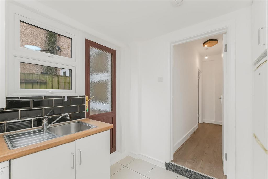 73 gosport road-8.jpg