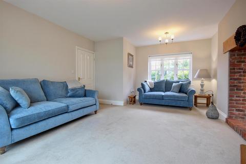 4 bedroom detached house for sale, Blenheim Walk, Brandesburton
