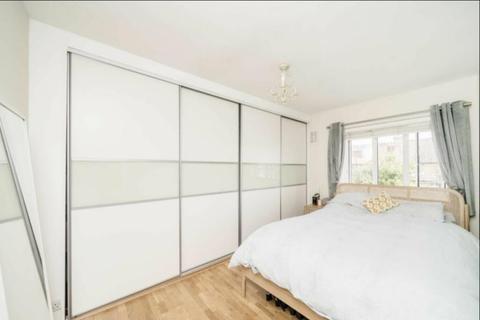 2 bedroom flat for sale, Lessar Court, Clapham Common, SW4