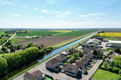 3 bedroom semi-detached house for sale, Pondersbridge PE26