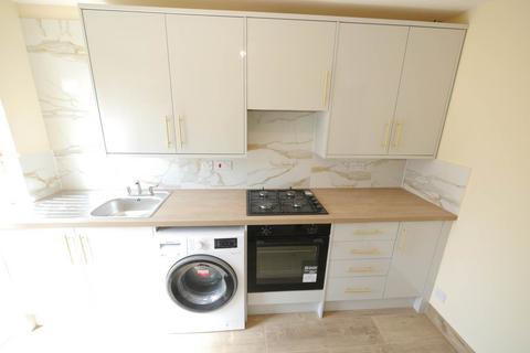 3 bedroom end of terrace house to rent, Drovers Way,