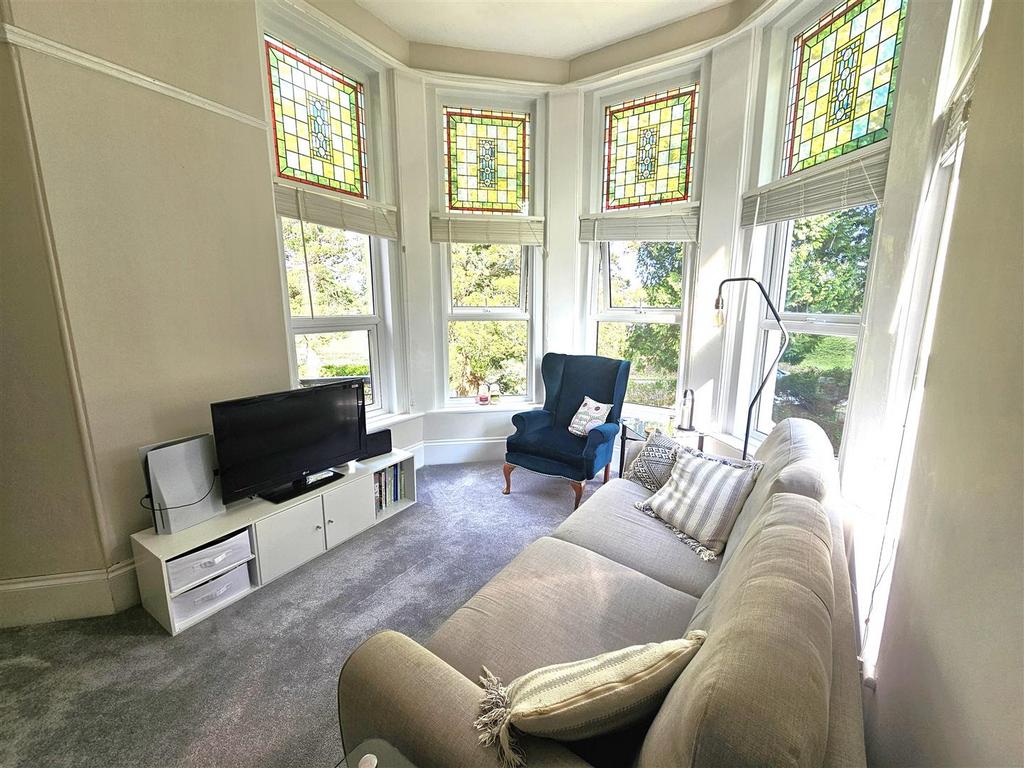 Living Area.jpg