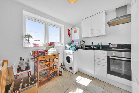 2 bedroom flat to rent, Sussex Way, Holloway, London