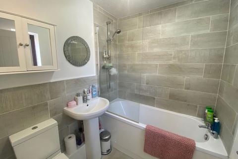 3 Briony Close, Royton, Oldham, OL2 5AL