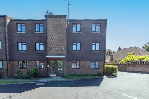 2 bedroom apartment for sale, Whitchurch Lane, Edgware, HA8