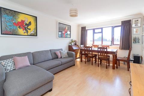 2 bedroom apartment for sale, Whitchurch Lane, Edgware, HA8