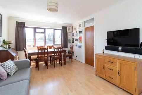 2 bedroom apartment for sale, Whitchurch Lane, Edgware, HA8