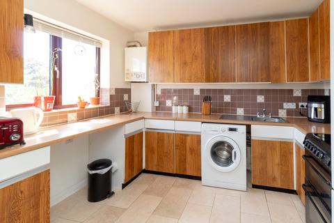 2 bedroom apartment for sale, Whitchurch Lane, Edgware, HA8