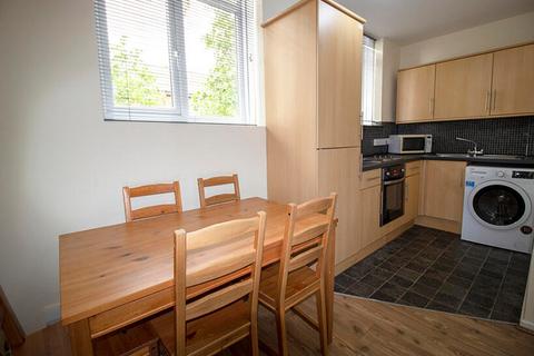 4 bedroom ground floor flat to rent, North Sherwood Street, Nottingham NG1