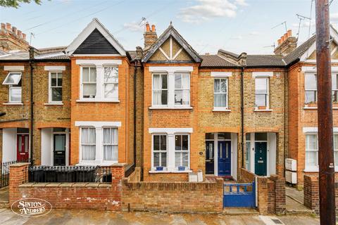 38 Lawn Gardens, London, W7 3JN