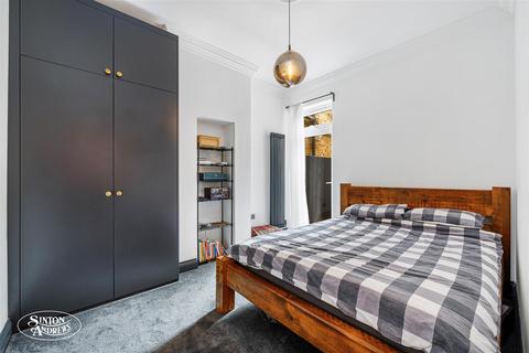 38 Lawn Gardens, London, W7 3JN