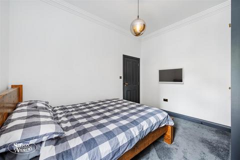 38 Lawn Gardens, London, W7 3JN