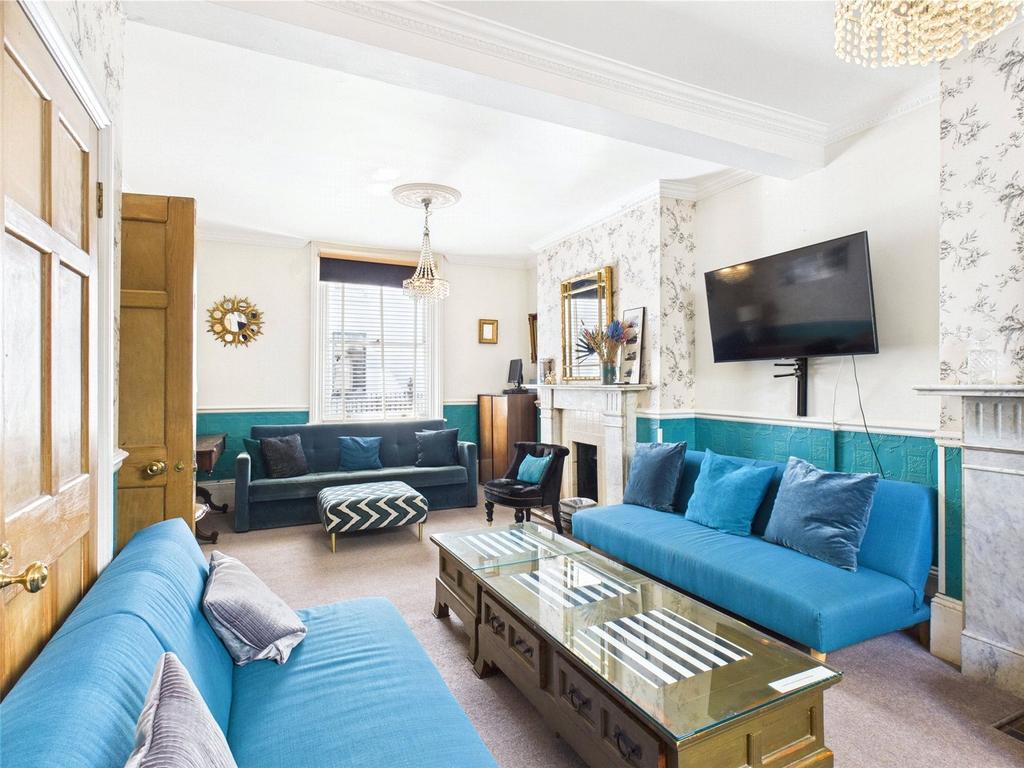 Lounge-House-To-Rent