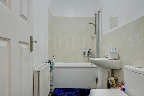 2 bedroom flat for sale, Cobbold Road, London, NW10