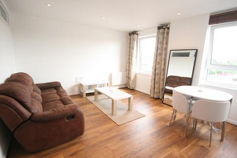 Studio to rent, West Central, Slough