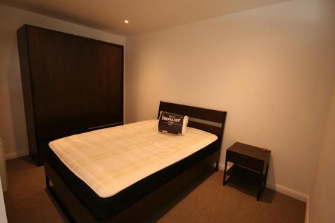Studio to rent, West Central, Slough