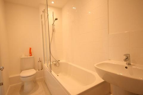 Studio to rent, West Central, Slough