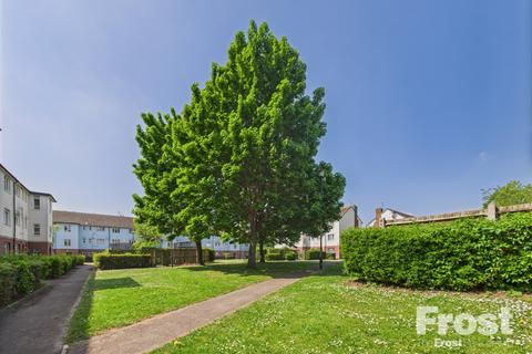 20 Meadow Road, Slough, SL3 7QA