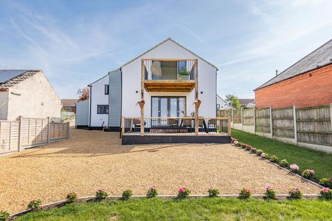 4 bedroom semi-detached house for sale, Chain Free in Reedham