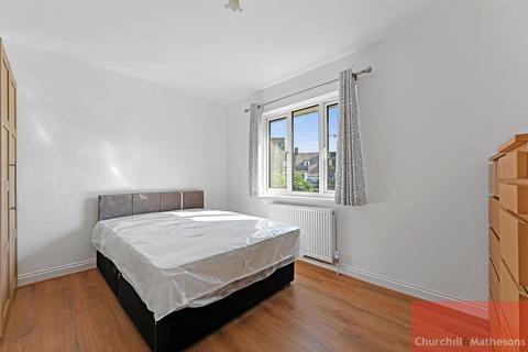 5 bedroom house to rent, Sunningdale Avenue, London