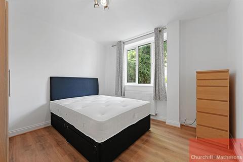 5 bedroom house to rent, Sunningdale Avenue, London
