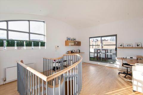 4 bedroom terraced house to rent, Callcott Street, Kensington, London, W8