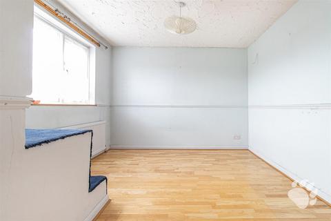 27 Codenham Straight, Basildon, SS16 5DJ