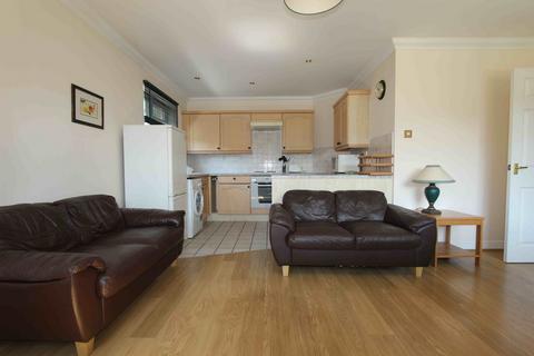 2 bedroom flat to rent, WINDSOR, KNIGHTS PLACE