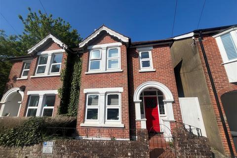 32 Ayleswade Road, Harnham, Salisbury, SP2 8DR