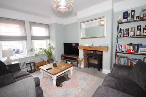 32 Ayleswade Road, Harnham, Salisbury, SP2 8DR