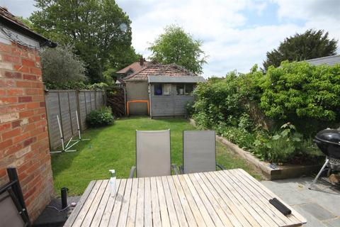 32 Ayleswade Road, Harnham, Salisbury, SP2 8DR