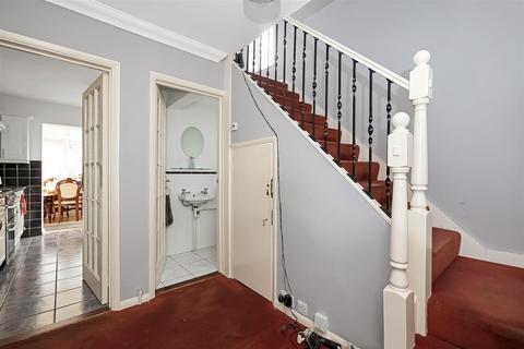 18a Burcott Road, Purley, CR8 4AA