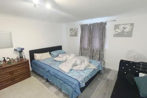 3 bedroom ground floor maisonette for sale, South Street, Armadale EH48