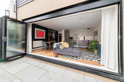 1 bedroom flat for sale, Barn Street, Stoke Newington, N16