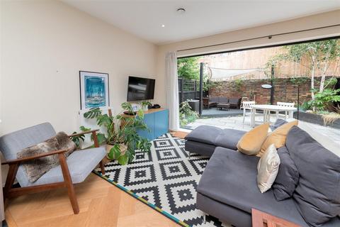 1 bedroom flat for sale, Barn Street, Stoke Newington, N16