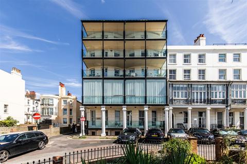 4 bedroom flat to rent, Marine Parade, Brighton