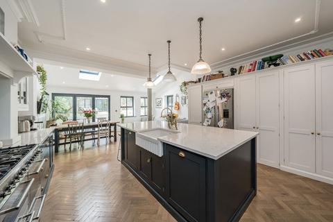 12 College Road, Isleworth, TW7 5DH