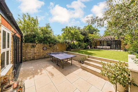 12 College Road, Isleworth, TW7 5DH