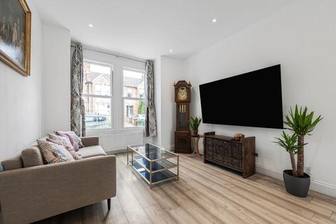 75 Oaklands Grove, London, W12 0JE