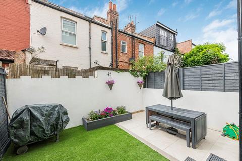 75 Oaklands Grove, London, W12 0JE