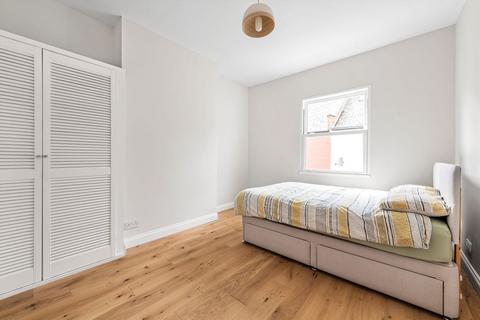 75 Oaklands Grove, London, W12 0JE