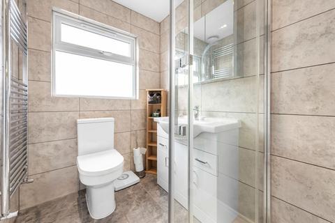 75 Oaklands Grove, London, W12 0JE