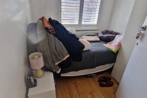 1 bedroom in a house share to rent, Eastcote Avenue, Greenford