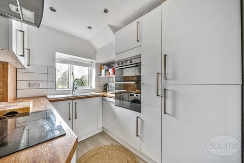 2 bedroom maisonette for sale, Wrecclesham Hill, Wrecclesham, Farnham, Surrey, GU10