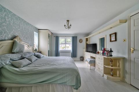 10 Durley Park, Neston, Corsham, SN13 9YG